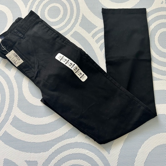 The Children's Place Other - **NWT** boys black uniform/chino pants. Size 18 SLIM